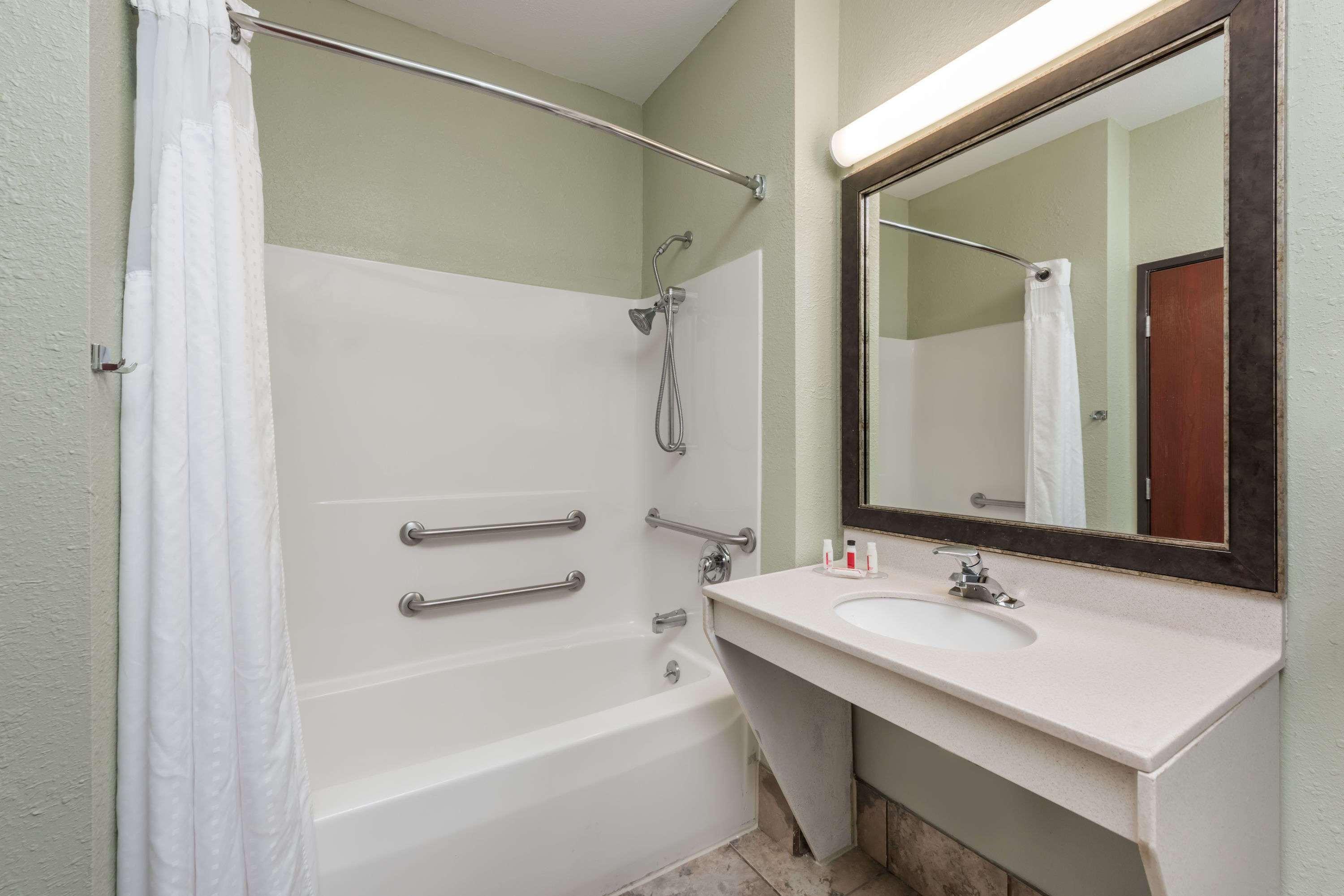Seasons Inn & Suites Highland Esterno foto