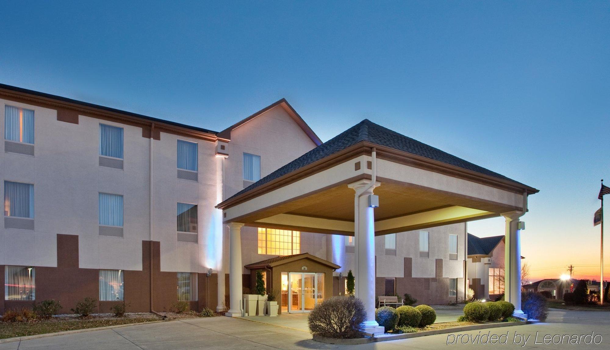 Seasons Inn & Suites Highland Amenities foto