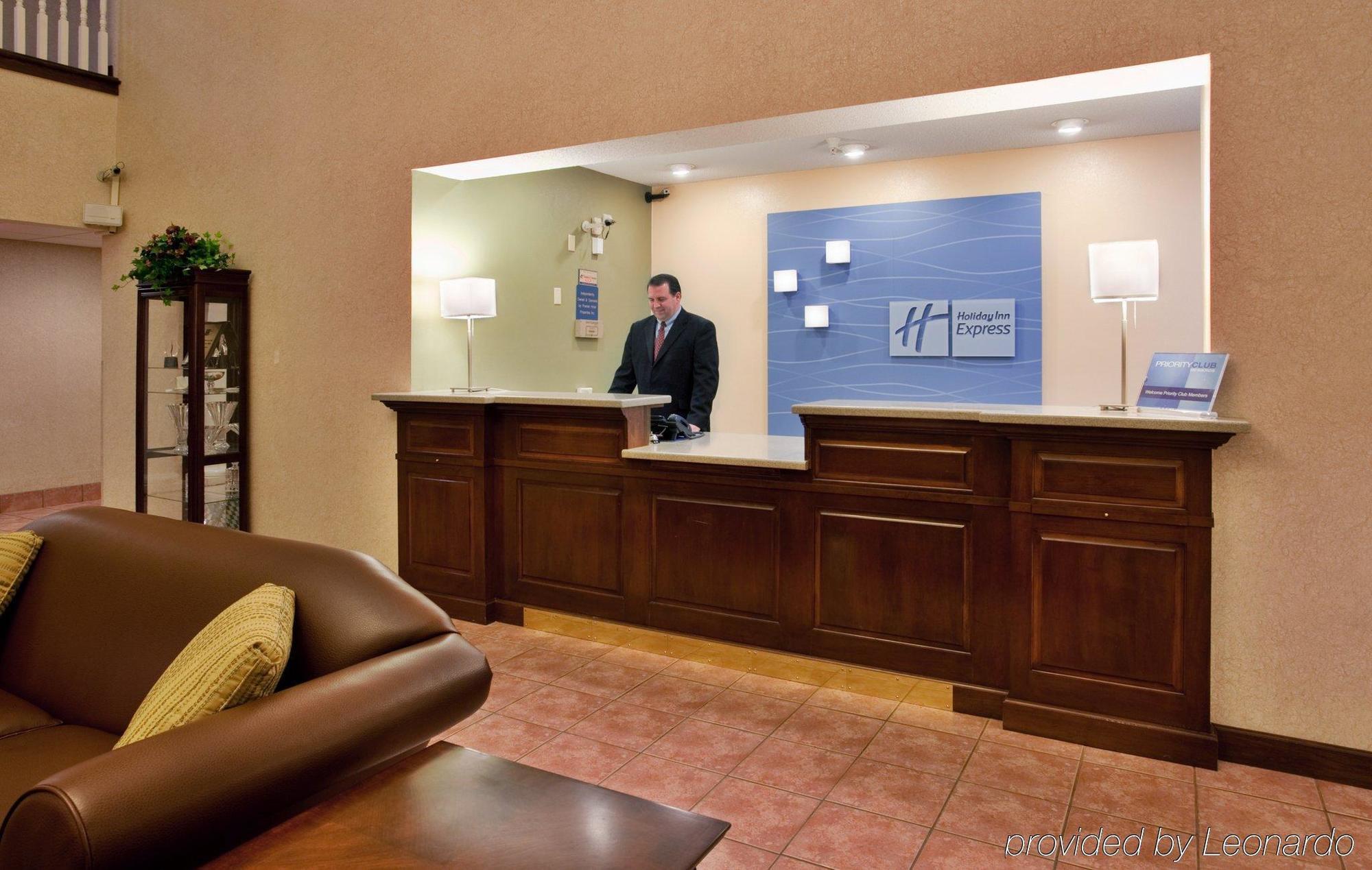 Seasons Inn & Suites Highland Interno foto