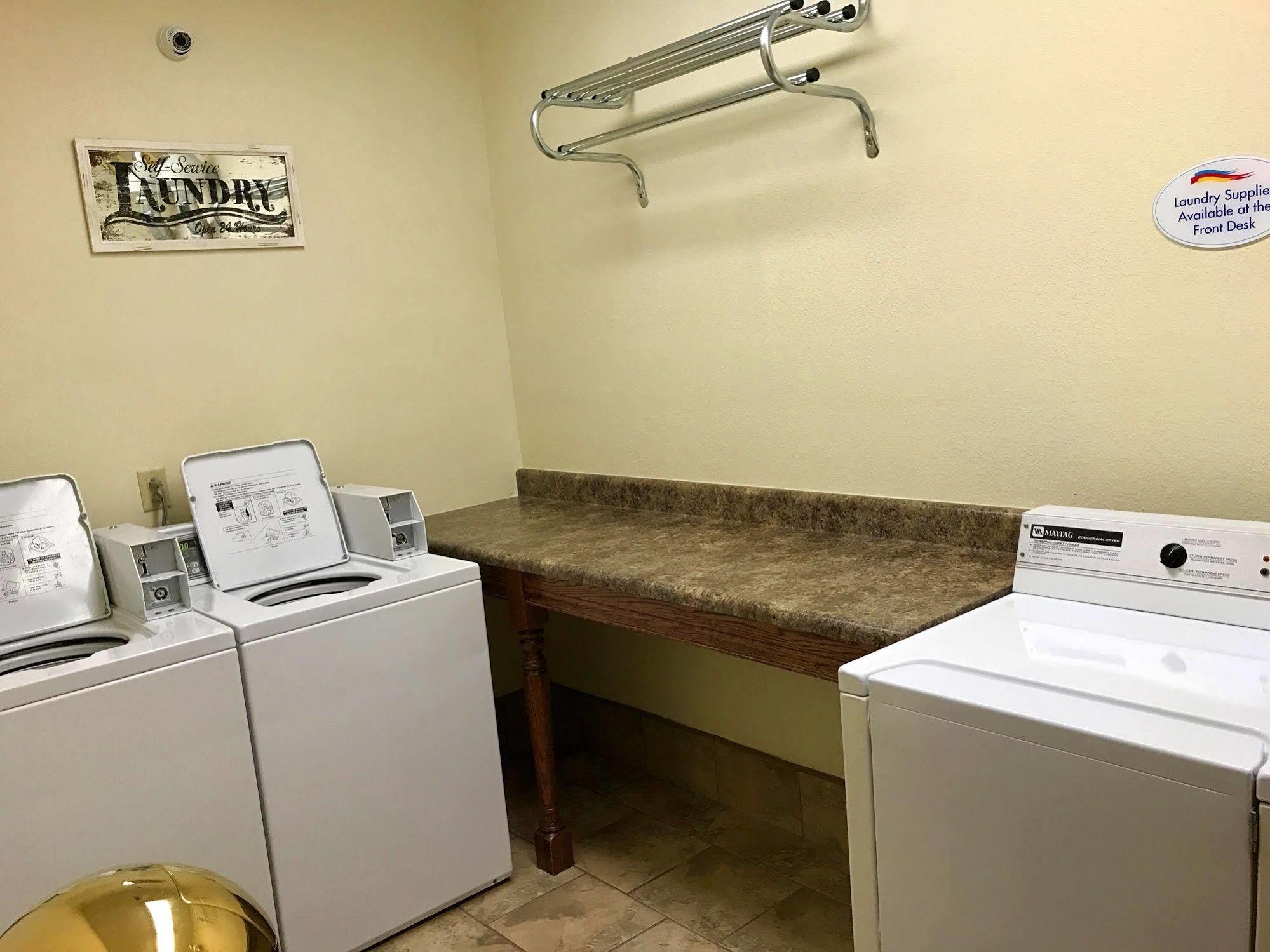 Seasons Inn & Suites Highland Esterno foto